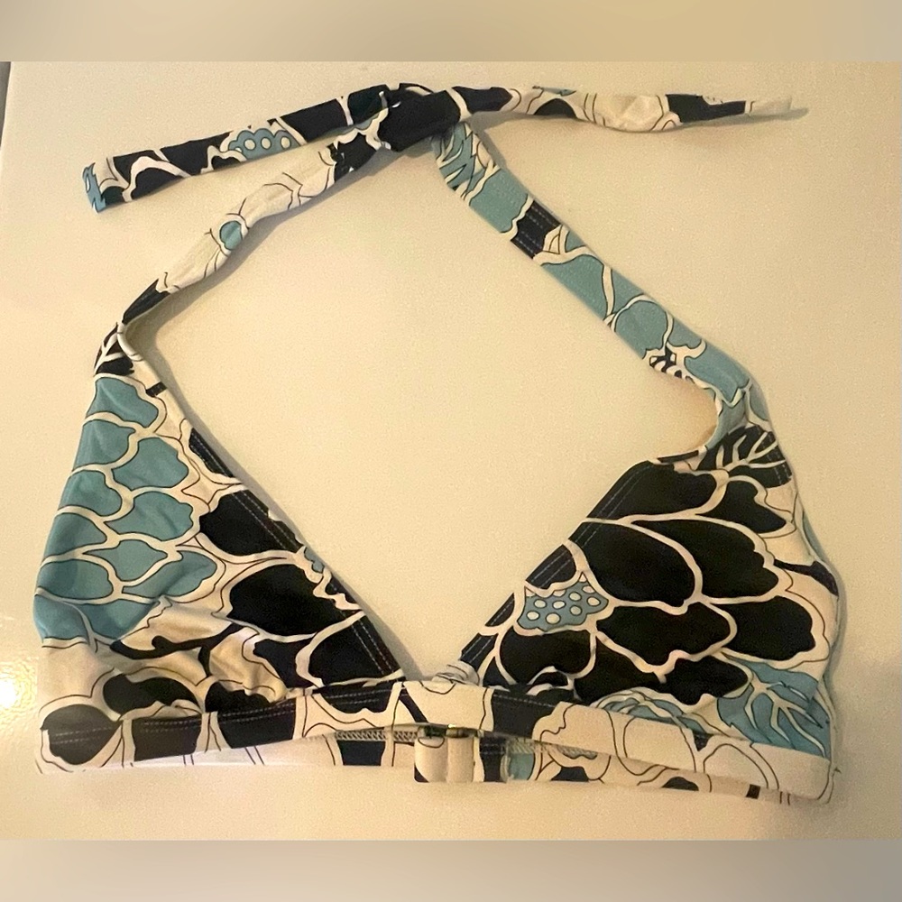 BCBG bikini top size Lg white/black/blue